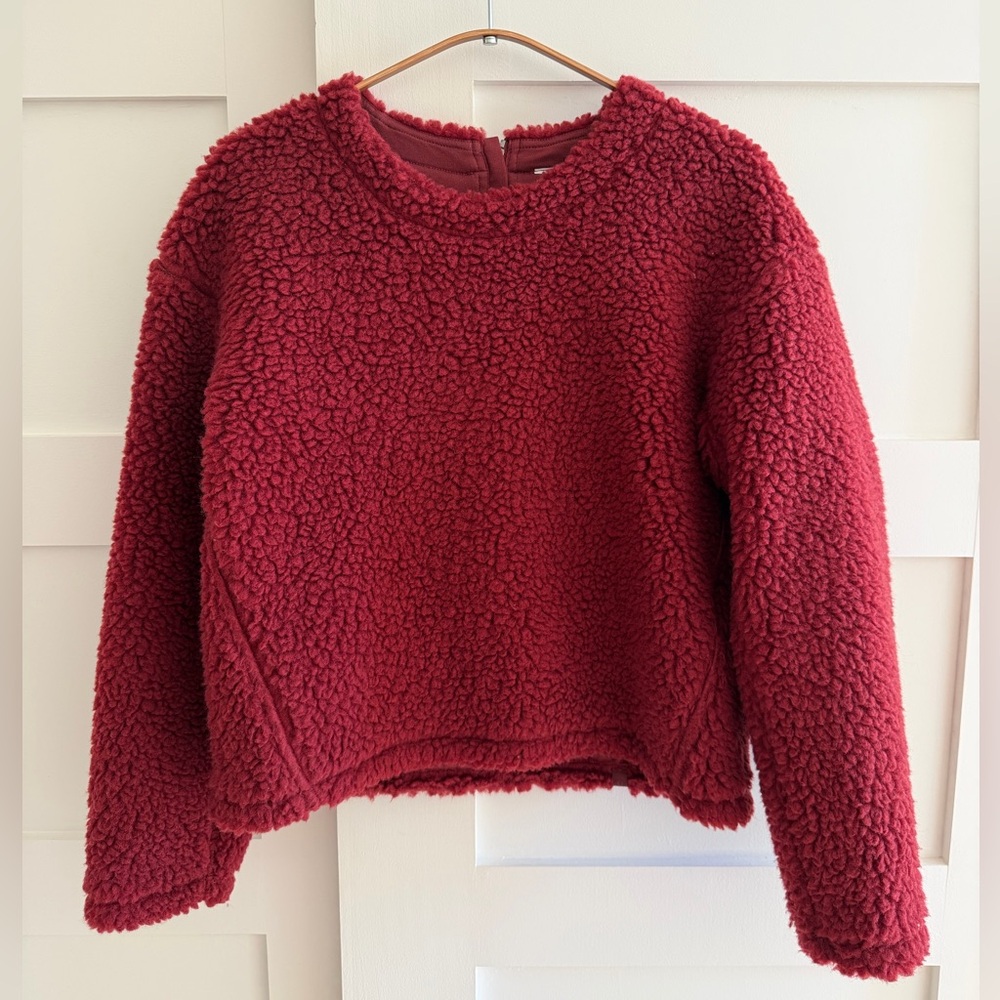 Lululemon Size 4 Burgundy Sherpa Sweater